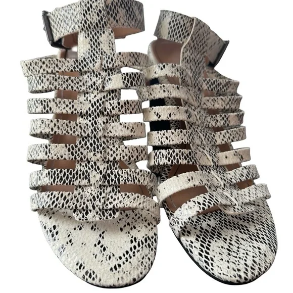 Vionic Black and Cream Strappy Sandals - Picture 3 of 9